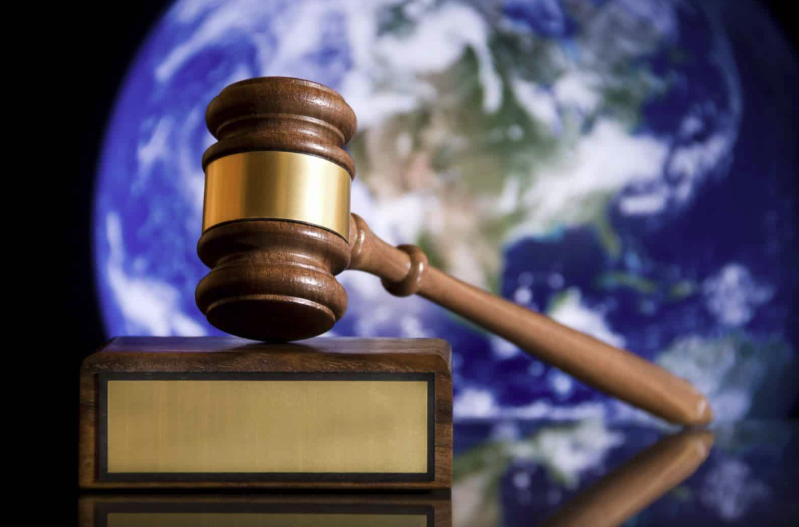 Khởi tố nguyên Phó cục trưởng Cục An toàn thực phẩm (Bộ Y tế) và 13 bị can khác